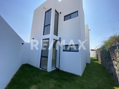 Casa En Venta En Morelos, Fraccionamiento Real De Oaxtepec