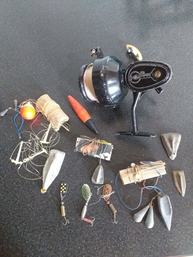 Reel De Pesca Calador 450 Con Accesorios