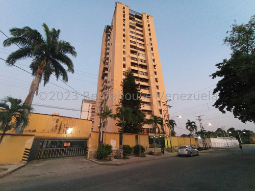 Apartamento En Venta La Coromoto Av Bolivar Estef 23-25675