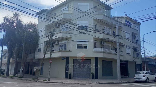 Venta De Local Con Cochera En Villa Bosch