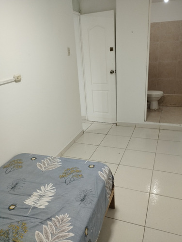 Imagen 8 de 25 de Minidepartamento En San Borja, Departamento En San Borja, Departamentos En San Borja, En Avenida Rosa Toro Cuadra 9 Cruce Con Canada Cuadra 35, Excelente Zona Comercial Todo A La Mano