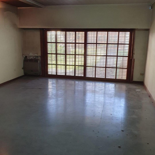 Imagen 2 de 13 de Venta De Casa De 4 Ambientes En Wilde Centro