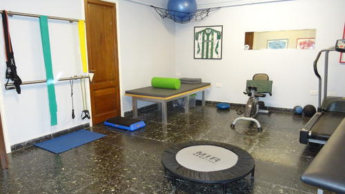 Ph, 2 Consultorios, 2 Gabinetes, Un Gimnasio De Rehabilitaci