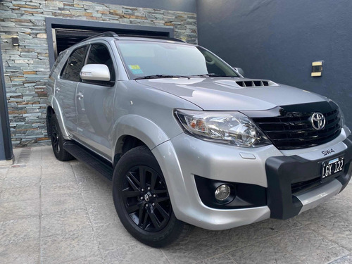 Toyota Sw4 3.0 Srv Cuero I 171cv 4x4 4at 2012