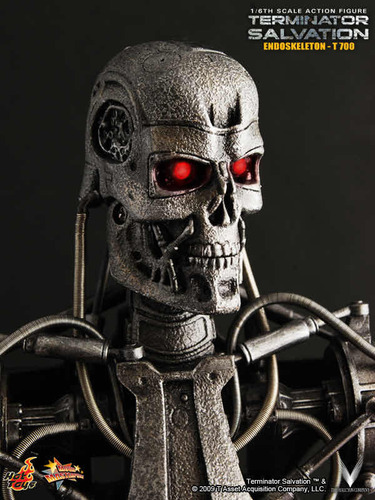 T-700 Endoskeleton 1/6 Terminator Salvation Hot Toys
