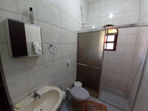 Imagem 13 de 23 de Casa No Bairro São Jorge Em Itanhaém, Litoral Sul De São Paulo, Localizado Lado Praia, Ficando À 100 Metros Do Mar (1 Quadra Do Mar) Em Rua Calçada. Possui Churrasqueira E Vaga Para 05 Automóveis.