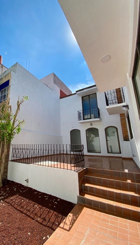 Imagen 2 de 22 de Casa En Venta Totalmente Remodelada Con 3 Recs En Barrio Del