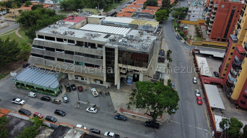 Kl Vende Preciosa Oficina En La Urb. Del Este Barquisimeto #24-2584