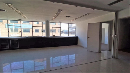 Imagen 2 de 19 de Galpón Con Oficina 1.600 M2 - Mixtura 3 Alquiler - Boca - Distrito De Las Artes