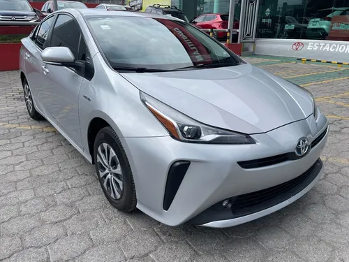 Toyota Prius 1.8 Premium Cvt