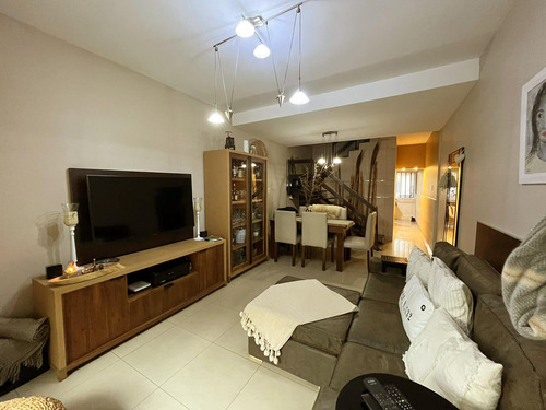 Imagen 5 de 22 de Triplex 4 Amb. En Olivos