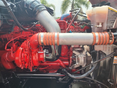 Kenwhort T680 2015 Rojo Cummins