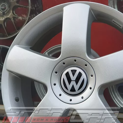 VW Gol Track rebaixado com rodas Volcano Evidence aro 18x6