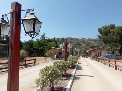 Vendo Parcela Hacienda Maitenes Con Casa Y Piscina Incluída