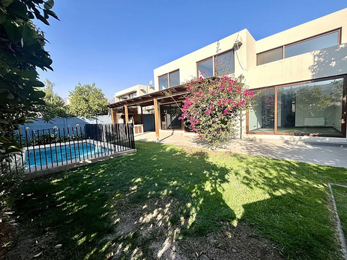 Casa Estilo Mediterráneo, En Condominio De Piedra Roja