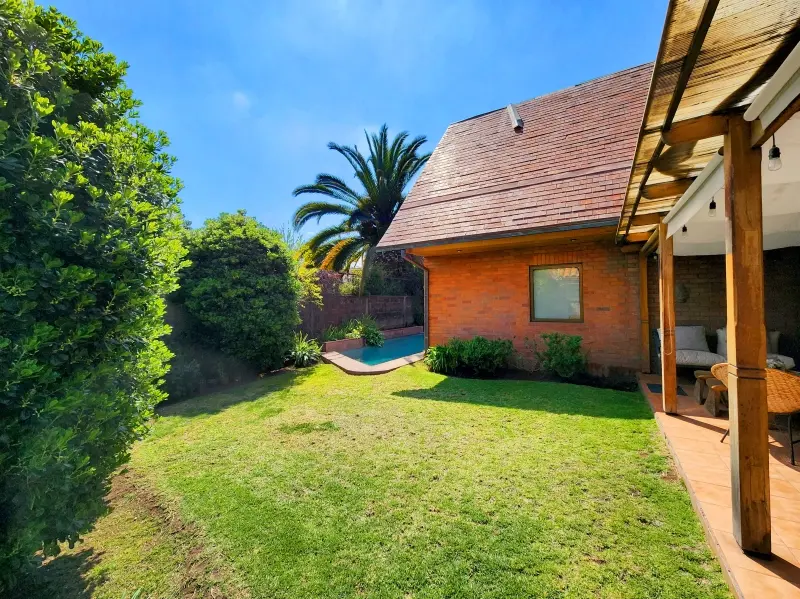 Imagen 3 de 22 de Espectacular Casa Con Jardín - Clinica Alemana