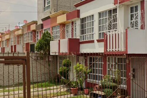 Casa En Venta, Recuperación Bancaria, Col. Los Heroes Tecamac, Tecamac, Estado De Mexico. Jf08