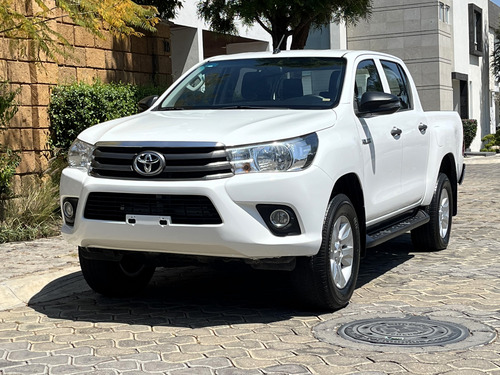 Toyota Hilux 2.7 Cabina Doble Sr Mt