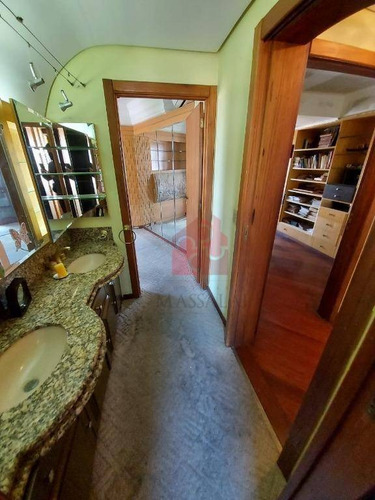 Apartamento De 3 Dormitórios, Sendo 1 Suíte, Com 2 Vagas De Garagem Escrituradas, Separadas E Cobertas À Venda No Bairro Farroupilha - Porto Alegre/rs - Ap2447