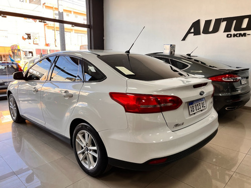 Ford Focus III 1.6 Sedan S