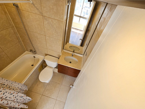 Depto 74 M², Carmen 297 Esquina Marin, Santiago Centro