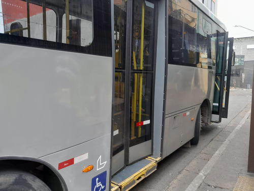 Midi Urbano Caio Apache Vip Mercedes-benz Of 1519 2017 +ar