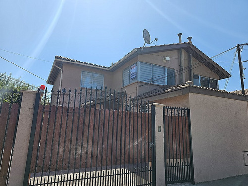 Casa En Sector Las Torres Con Lo Ovalle, Quilicura