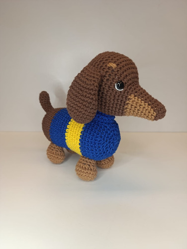 Amigurumi Perro Salchicha Con Remera De Boca Tejido A Cochet