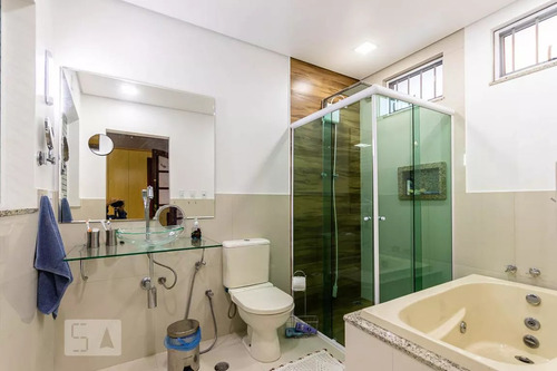 Sobrado, 4 Dorm, 1 Suíte, Próximo Bancos, C/ Edicula E Salao