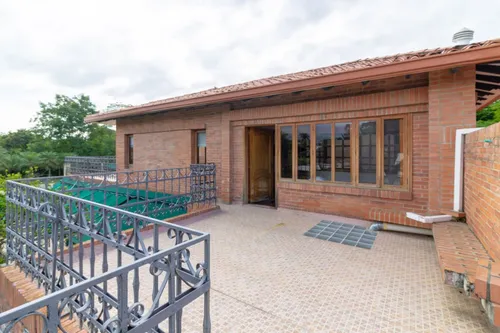 Casa En Arriendo/venta En Las Mercedes. Cod A4615