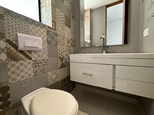 Casa En Arriendo En Loma Del Atravesado. Cod A776184