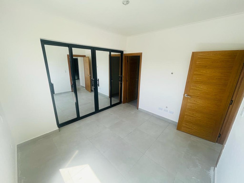 Imagen 4 de 8 de Apartamentos En Alquiler En Evaristo Morales.