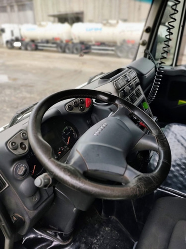 Imagem 7 de 14 de Iveco Stralis 480 6x4 2015 Automático