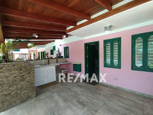 Imagen 12 de 13 de Re/max 2mil Vende Interesante Townhouse Lista Para Habitar En El Cardon - Isla De Margarita