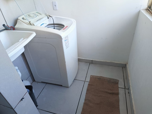 Apartamento Com 2 Quartos E Banheiro