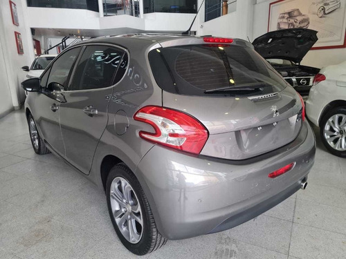Imagen 6 de 16 de Peugeot 208 2015 1.6 Feline Pack Cuir