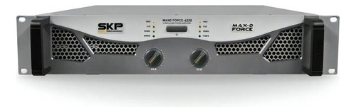 Amplificador de potência digital cinza Skp Max-d Force 4220 de 8 Ohm
