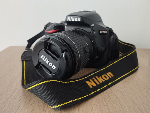  Nikon Kit D5600 18-55mm Vr Dslr Color  Negro