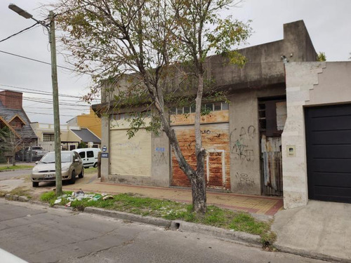 Local Comercial En Alquiler- Banfield