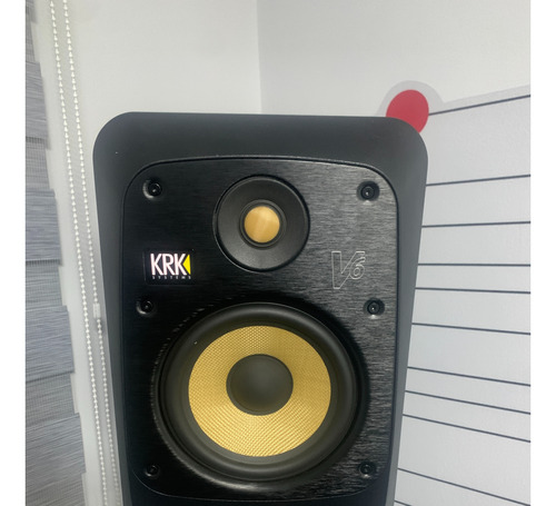 2 Monitores De Estudio Krk V6