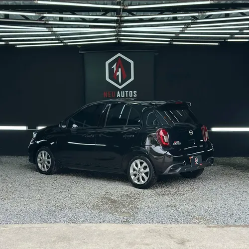 Nissan March 1.6 Advance