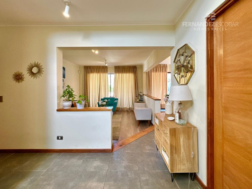 Rinconada - Vende Casa Dos Pisos 3d 3b Piscina - Cond. Cumbr