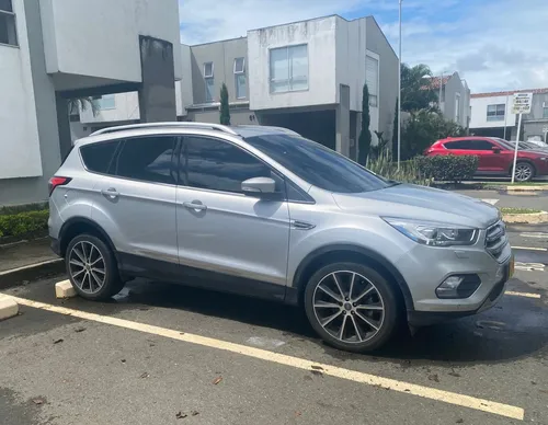 Ford Escape 2.0 Titanium