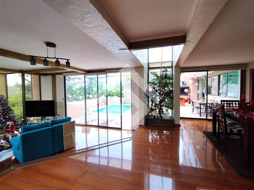 Casa En Venta Los Almendros, Reñaca, 5d Y 4b, Viña Del Mar