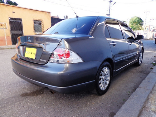 Imagen 4 de 10 de Mitsubishi Lancer Touring 2012 2.0 Automático