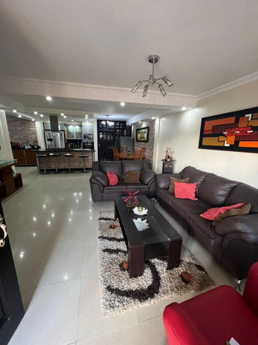 Townhouse En Manantial, Naguanagua. Residencia Tinajas De Manantial. (scarmt-16)