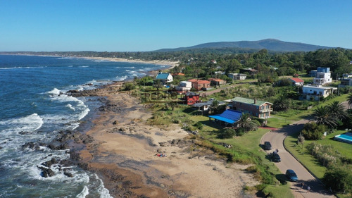 Sobre El Mar!!, Casa A La Venta En Playa Verde.