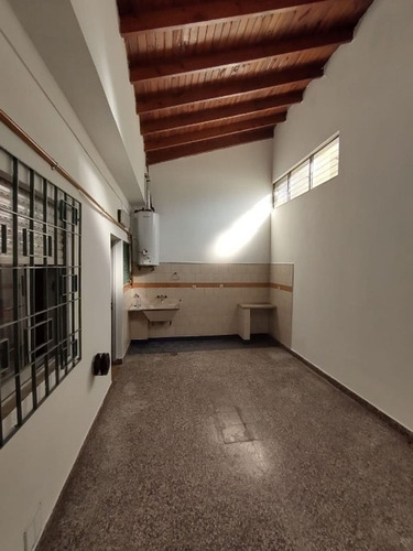 Venta Casa 4 Ambientes Con Parque En San Justo