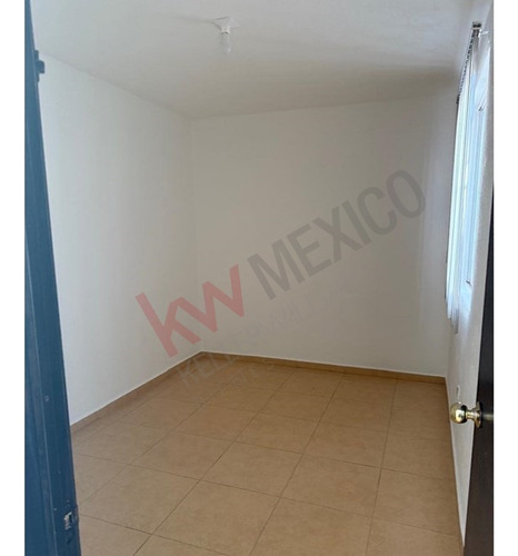 Ubicación Privilegiada En Una Zona Comercial Con Alta Afluencia Vehicular Y Peatonal. ¡ide...
