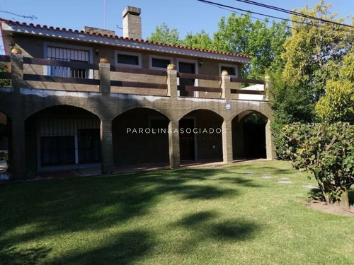 Casa En Venta De 4 Dormitorios En Golf, Punta Del Este.